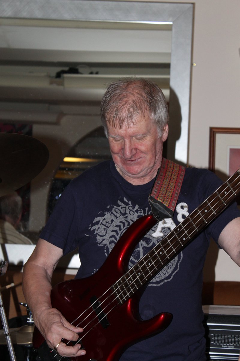 Pieces in November 2015

The Beaufort Arms, Crickhowell

#Crickhowell
#Music #photooftheday #rhythmandblues #60s #BirthtoReunionandBeyond

<a href="/JWPReardon/">John</a>
<a href="/vixmix144/">Victor Johnson</a>