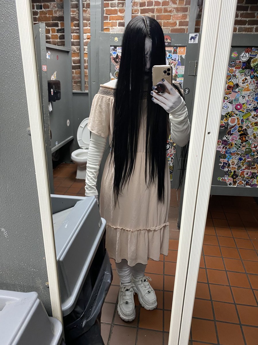 kellyshmo tweet media