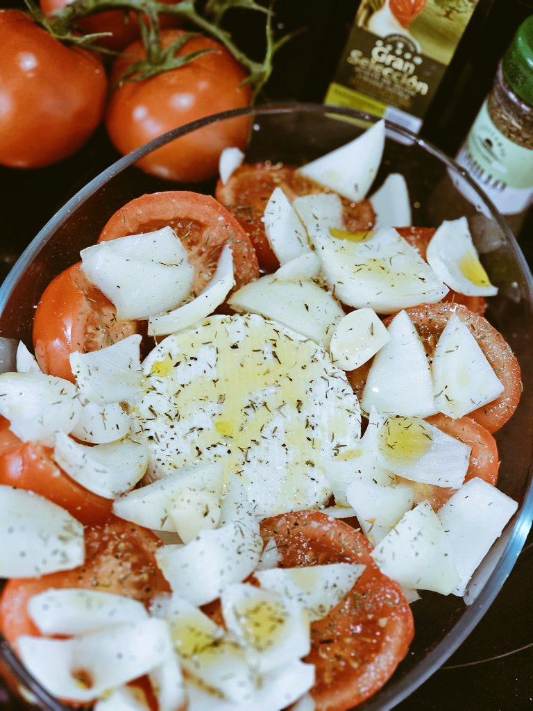 LaRana_Oficial_'s tweet image. 🔺️Pues manos a la obra

Hoy para comer: CREMA DE TOMATES ASADOS CON QUESO CRUJIENTE. 

#Tomates #Cocina