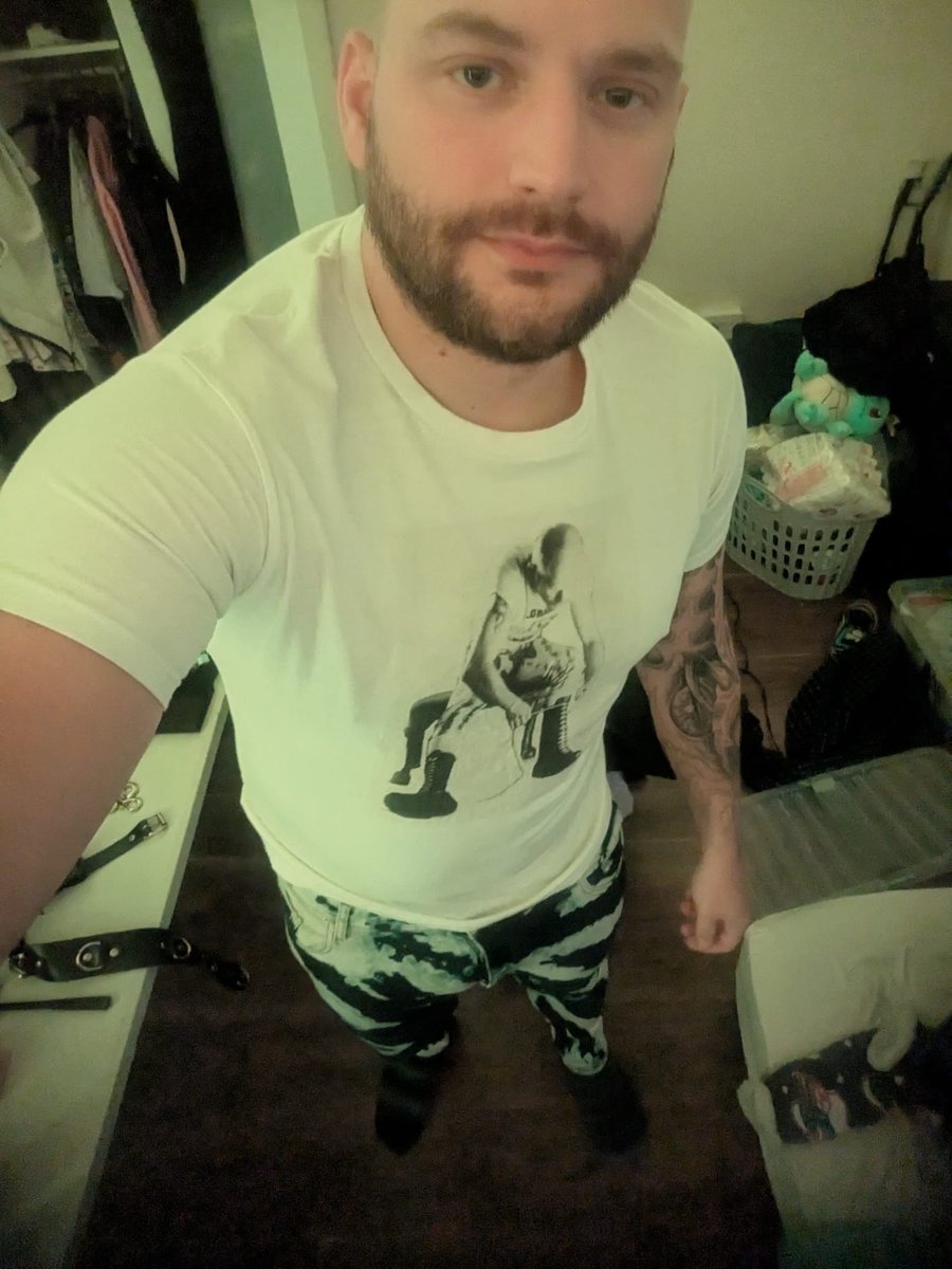 The Sneaks Still Have It tweet media