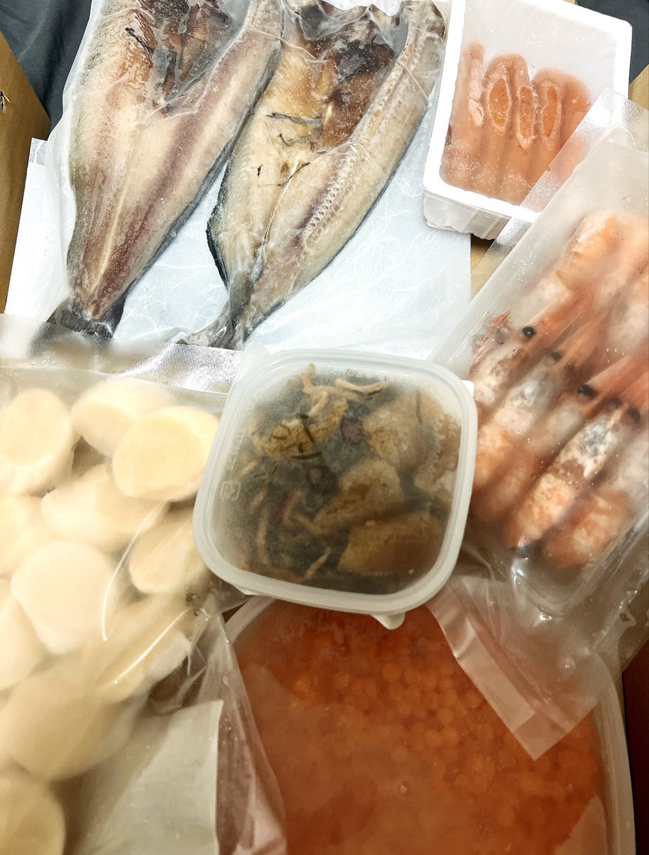 lumlumluuum's tweet image. ホッカイドウ競馬さま！！！！！！！！

海鮮詰め合わせセット当選した〜〜🦞🐟
10名に選ばれた✌︎( ˙꒳​˙  )︎︎︎✌︎

ありがとうございますっ！！！！！！！