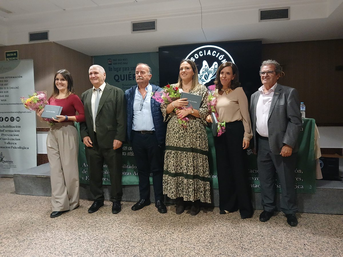 Caarfe_'s tweet image. 💚 Ayer estuvimos presentes en las Jornadas de @QUIERETEAB , compartiendo otra importante mañana dedicada a la prevención de las adicciones.

Nos recordaron la importancia de seguir sumando esfuerzos y experiencias.