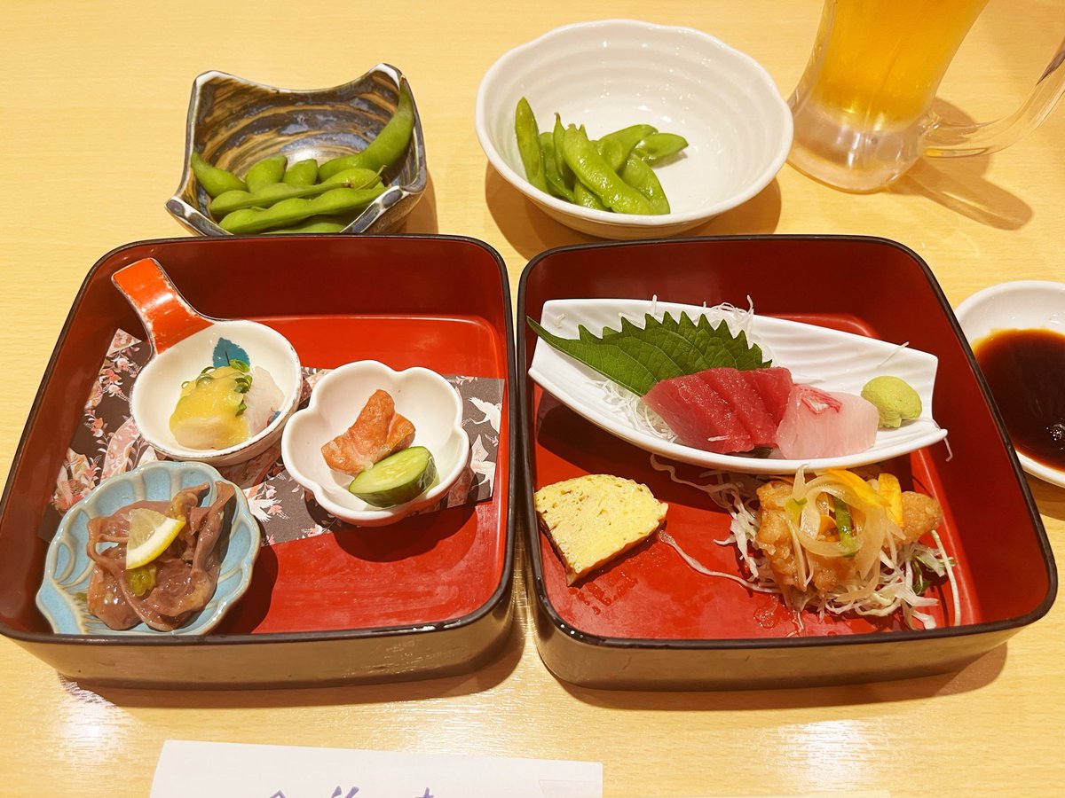 弾丸福岡出張、滞在時間は6時間。うち移動と仕事は4時間弱。となると、帰りの飲みはここ一択。何年振りか、海幸@福岡空港店。一時期仕事で通った安心感は変わらず。ヤリイカセットの値段はここ15年でずいぶん変わったから、ちょっと頼めなくなっちゃったけど。