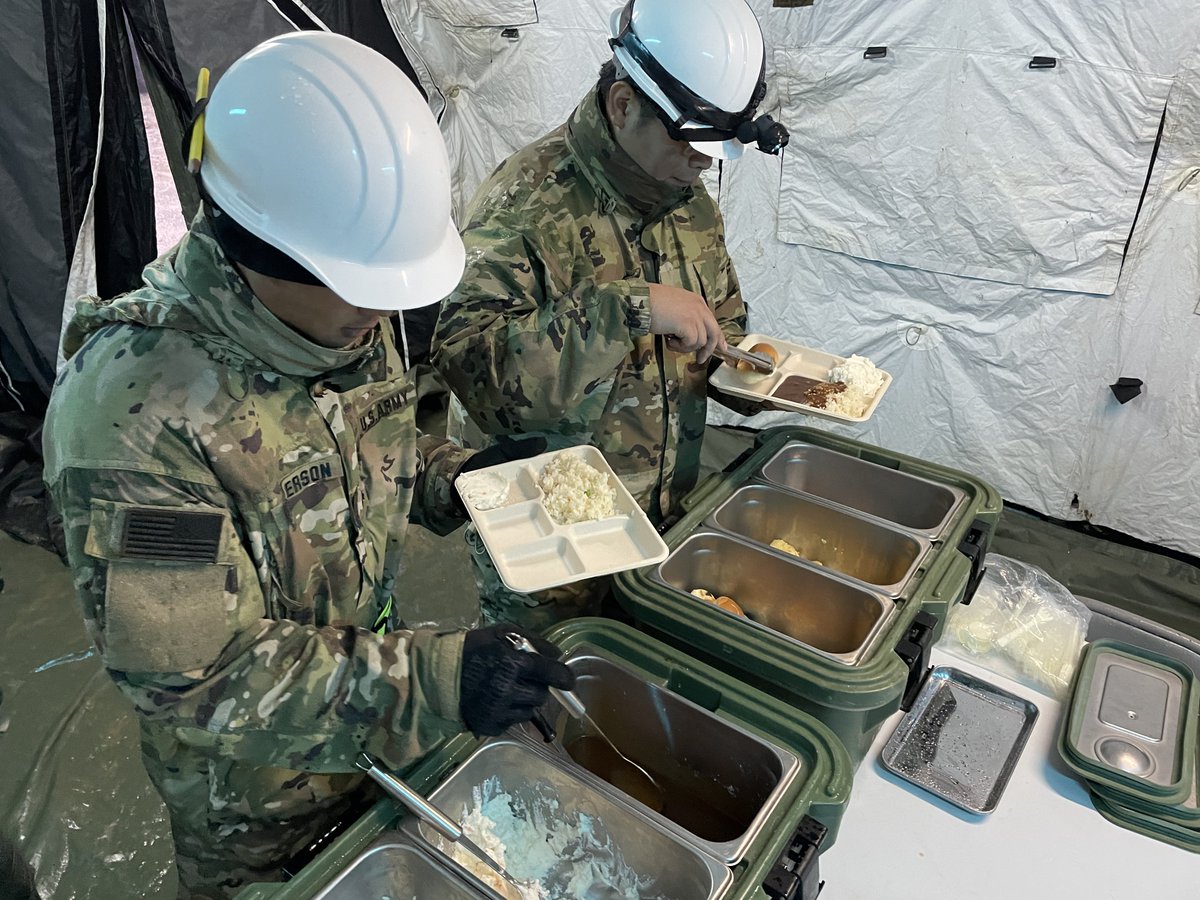 ANDERSON_M4A1's tweet photo. Operation “GODZILLA“ S3
お食事 🍽️
#OperationGODZILLA
#blackboar https://t.co/0X9tXsIRx0