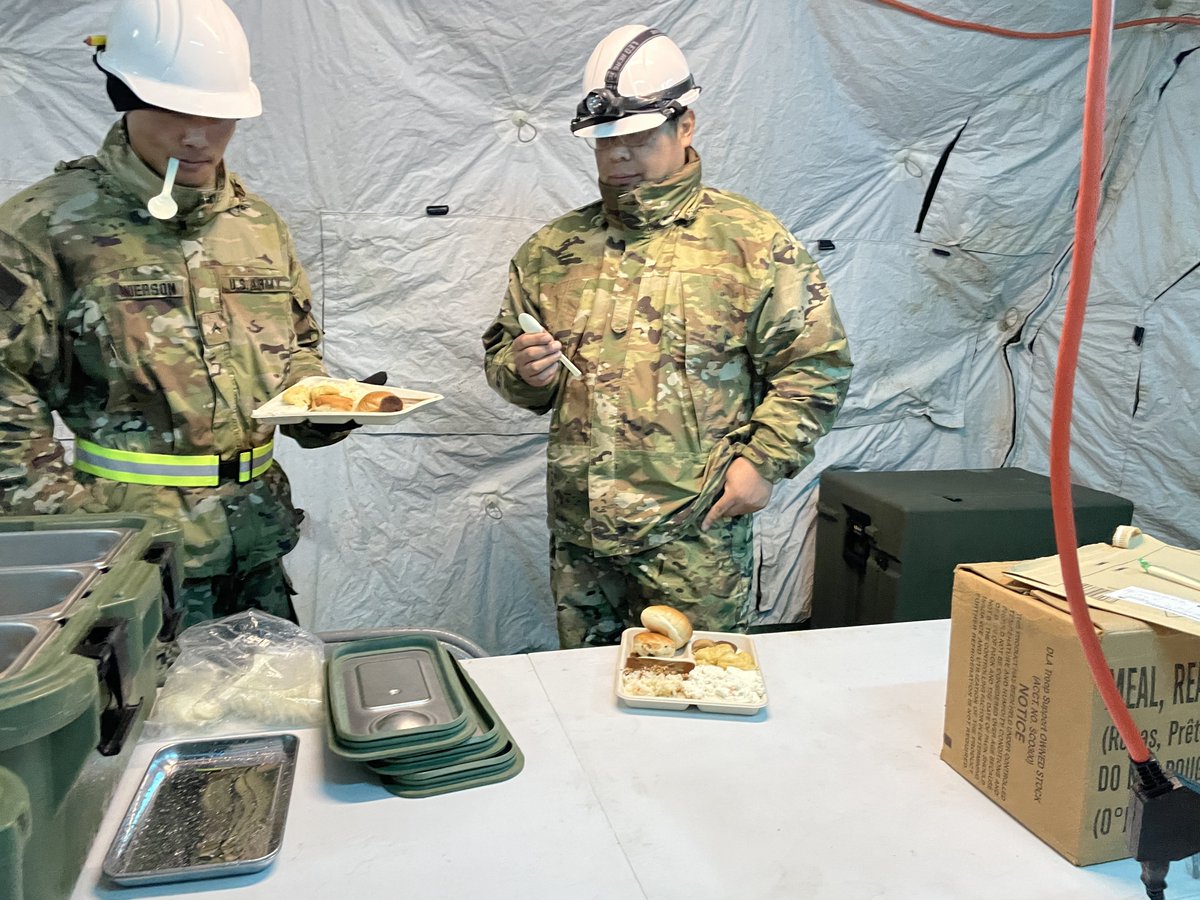ANDERSON_M4A1's tweet photo. Operation “GODZILLA“ S3
お食事 🍽️
#OperationGODZILLA
#blackboar https://t.co/0X9tXsIRx0