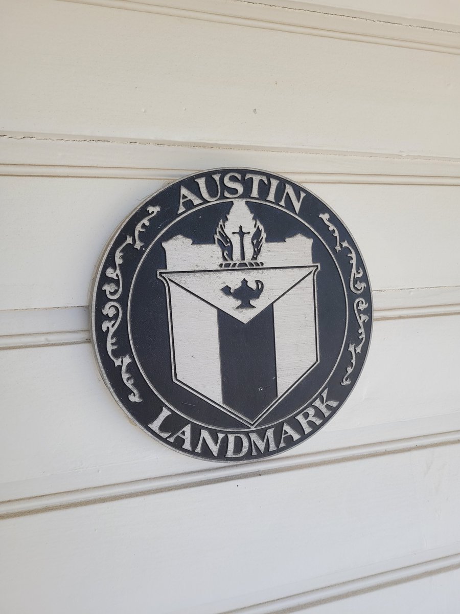 thechoctawgift's tweet photo. We've lots to share about our recent trip to Texas, &amp; want to start with the Limerick-Frazier house in Austin. Designed by Joseph Limerick, who was born in 1798 &amp; left Ireland in 1850, the house was bought by John &amp; Laura Allman Frazier in 1905. https://t.co/qI9qKaUgu4