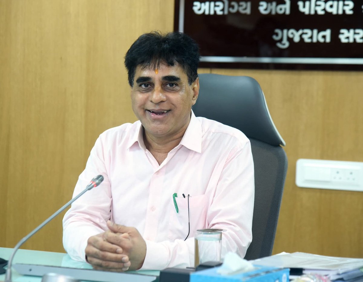 prafulpbjp's tweet photo. ગાંધીનગર ખાતે આરોગ્ય અને પરિવાર કલ્યાણ વિભાગના અધિકારીશ્રીઓ સાથે માર્ગદર્શક મુલાકાત કરીને જરૂરી માર્ગદર્શન આપ્યું. 

❇️આરોગ્ય વિભાગ નવા સંશોધનોની કામગીરી સાથે શ્રેષ્ઠ મેનેજમેન્ટ પર પણ ધ્યાન આપશે. દર્દી નારાયણની આત્મીયતાપૂર્વક સેવાઓને પ્રાધાન્ય આપવામાં આવશે. https://t.co/XJJFoB73nS