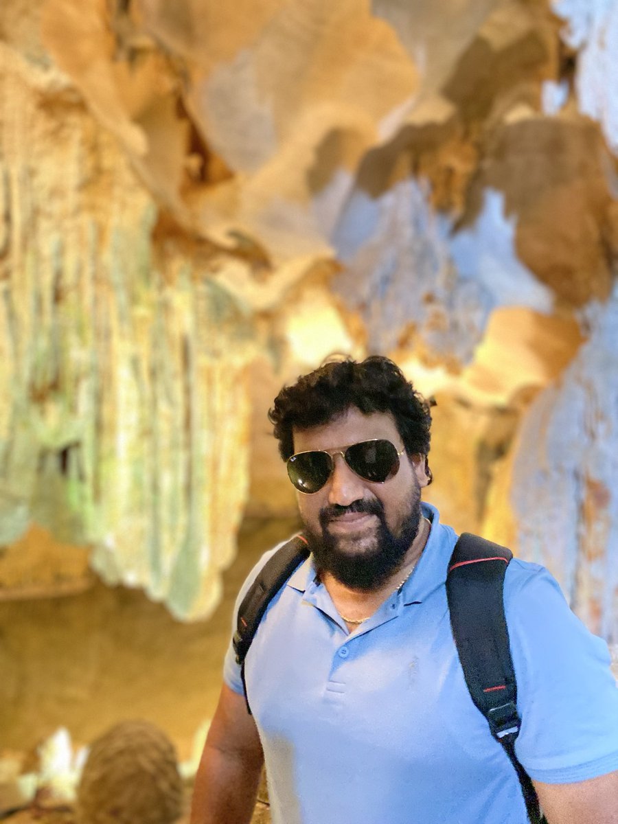 Sivadath27's tweet image. నేను ఈ ఫోటోను క్యాజువల్‌గా తీసుకున్నాను కానీ నా వెనుక నా నీడ హనుమంతుడిలా కనిపిస్తోంది, బహుశా ఇది నా అంతర్గత వ్యక్తిత్వం కావచ్చు లేక ఆ ఆంజనేయ స్వామి నా వెనుక ఉన్నారు అనుకుంటా. 
ఈ ఫోటో తీసిన దేవేంద్ర ఖైర్నార్‌ గారికి ధన్యవాదాలు. #sivadath

I took this photo casually but shadow of…