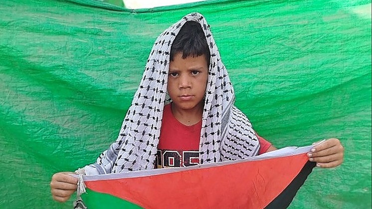 🇵🇸🫒! Je profite de la visibilité de ce tweet pour vous partager la cagnotte d'une femme palestinienne, Aslah, qui a 7 enfants à nourrir, je compte sur vos rt et vos partages pour lui assurer un max de dons, merci à vous 🩶 

🔗: chuffed.org/project/aslah