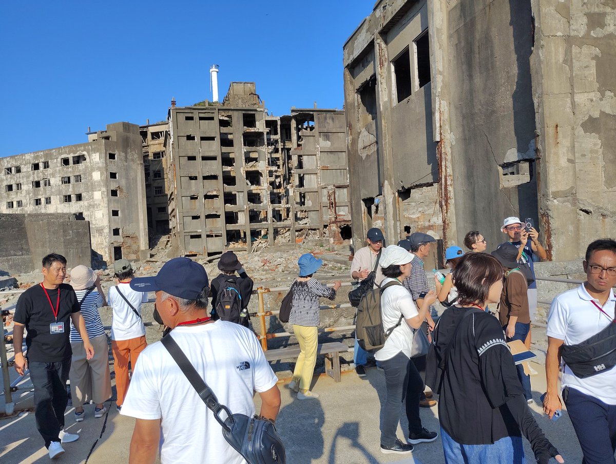 贅沢にも初めての九州で軍艦島当てといて申し訳ないけど。軍艦島で見事な晴天が広がるより

晴天が1日ずれ込んで。翌日の長崎ハウステンボスで。その分。長崎ハウステンボスとかグラバー園をじっくり散策したかったなあ

10月の長崎は。汗ばむ陽気程もなくお勧めだにゃ←にゃ、むかつくわ(外野の声