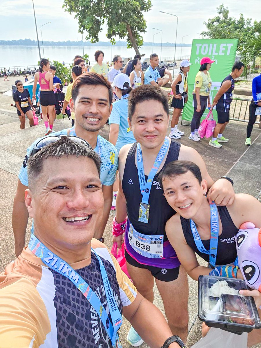 NinjaTooK's tweet photo. 🐉✨️ ลุงตุ๊ก และ ผองเพื่อน ที่งาน SCENIC 1/2 MARATHON NAKHON PHANOM 2025 🫶 ดีใจที่ได้เจอกันครับ 🥰 ep.2 

#ScenicMarathon2025
#ScenicMarathonSeries2025
#ScenicHalfMarathonNakhonPhanom2025
#ScenicHalfMarathonNakhonPhanom
#ScenicRoute #SlowMarathon https://t.co/5XHgbyfFxB