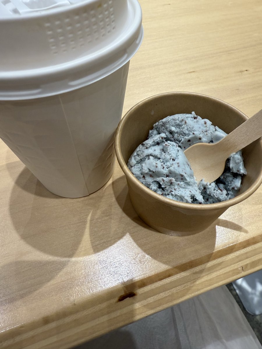 melodymiho1's tweet image. #NERDMIND
#cinqueBOA
#岩田剛典
はやくライブ行きたいな…🚀
岩ちゃんのキラキラに浸りたくて一人でカフェタイムしてきた🌙
🧥✖️🤍✖️🤍cinqueBOA🐏
なんか幸せな夜