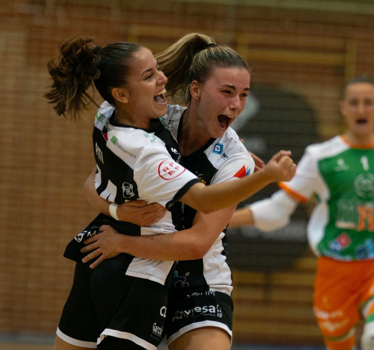 🫂⚽️

📸 World Sport Journal 

#VamosMóstoles 🤍🦅🖤