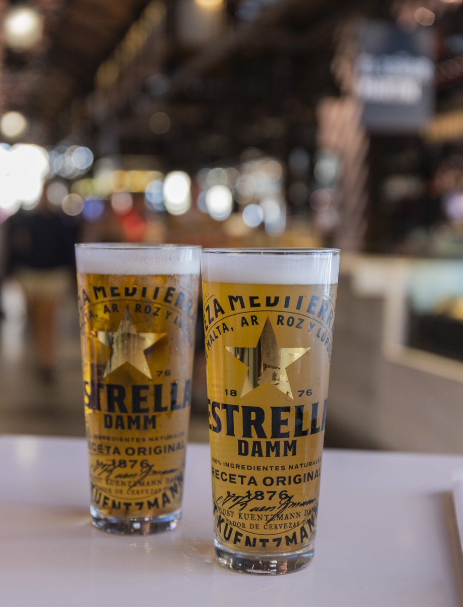 Busca la excusa para quedar, que nosotros ponemos la cerveza <a href="/estrelladamm/">Estrella Damm</a>
.
Find an excuse to meet up, and we´ll bring the beer <a href="/estrelladamm/">Estrella Damm</a>
.
#mercadodesanmiguel #foodmarket #eatmadrid #madridspain #madrileñeando #gastromadrid #mercadosanmiguel #madrid #madridfood #experiencia