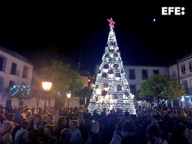 La localidad sevillana de Estepa encenderá su alumbrado de Navidad el próximo 7 de noviembre, con lo que, como defiende el Ayuntamiento, será "el primer lugar de Europa" en encenderse sus luces navideñas.