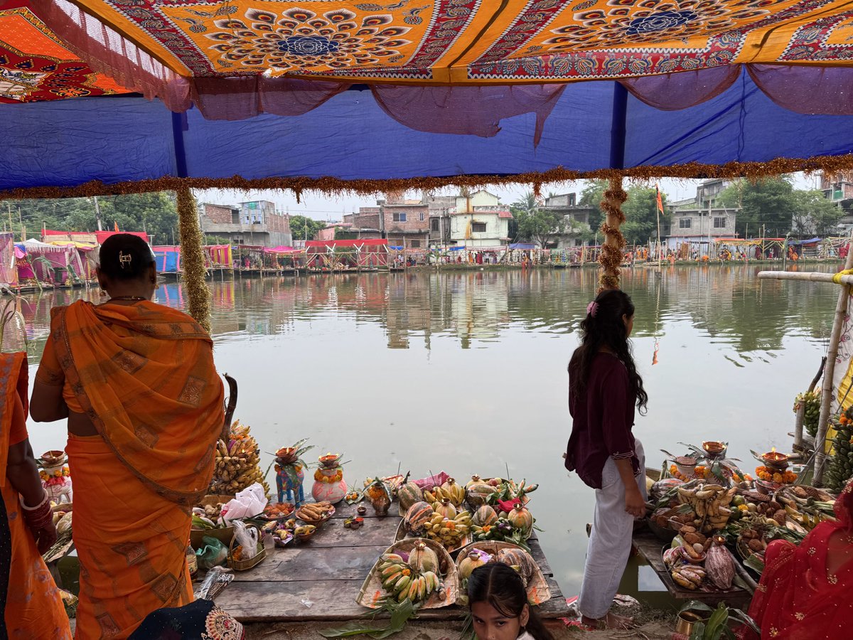 rajbiraj11's tweet image. Some glimpses of auspicious Chhat- settling sun occasion, at Turanti Pokhari in Rajbiraj!