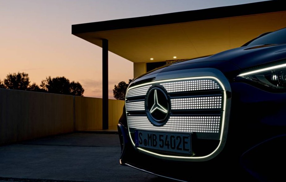 grupoadarsa's tweet image. El SUV más vendido de Mercedes-Benz ahora es 100% eléctrico.
Nuevo GLC 400 4MATIC eléctrico:
🔹 707 km de autonomía
🔹 303 km de carga en 10 min
🔹 360 kW de potencia
Más info 👉 grupoadarsa.com/noticia:Nuevo-…
