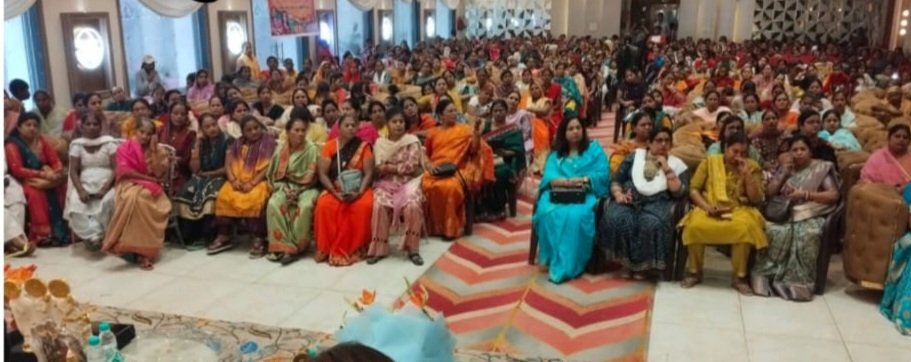 पश्चिम क्षेत्र मुरादाबाद महानगर में "आत्मनिर्भर भारत संकल्प अभियान" के निमित्त भव्य महिला सम्मेलन का आयोजन किया गया, जिसमें मुख्य अतिथि के रूप में प्रदेश उपाध्यक्ष एवं पूर्व सांसद आदरणीय <a href="/kanta_kardam/">Kanta Kardam ( मोदी का परिवार)</a> जी ने  सम्मानित बहनों को संबोधित किया।
#AatmanirbharBharat