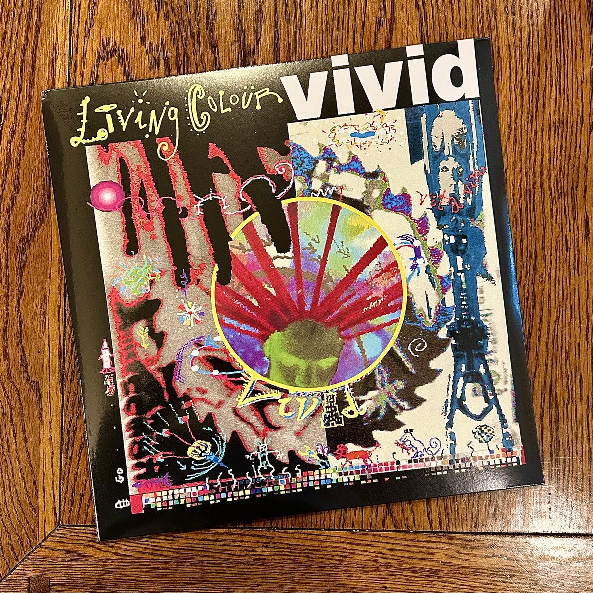 badbrain33's tweet image. #DailyPictureTheme #variegated  Living Colour - Vivid