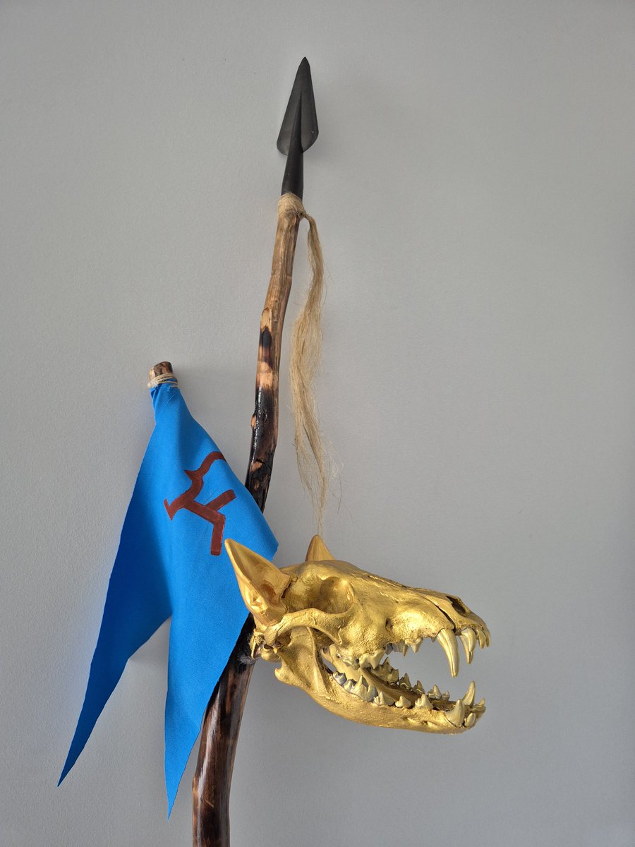 Sonunda kurt başlı sancağı tamamladım. instagram.com/reel/DQUN-pgCP…