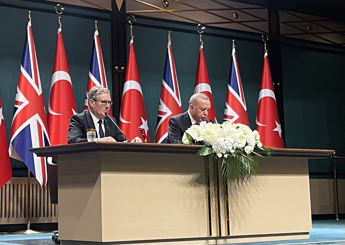 Tarihi nitelikteki Eurofighter-Typhoon anlaşması Sayın Cumhurbaşkanımız ve Birleşik Krallık Başbakanı tarafından imzalandı.