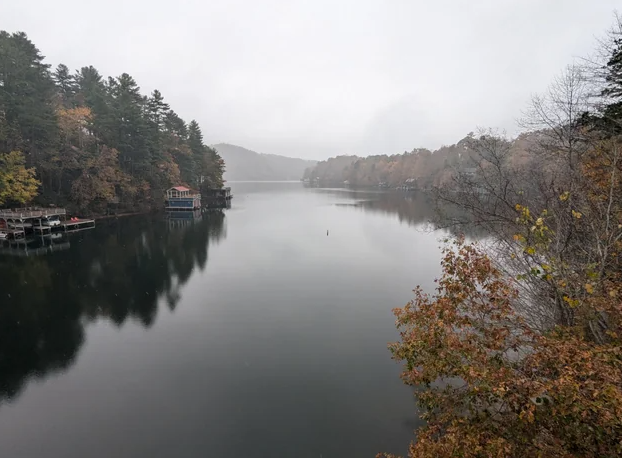 JohnLDinos's tweet photo. Even misty, fall days make for a beautiful lake!

📸 Pinterest

#lakeburton #lakeburtongeorgia #lakeburtonhomes #lakeburtonga #lakeburtonrealestate #lakeburtonsunset #lakebutronliving https://t.co/m654IbAOGg