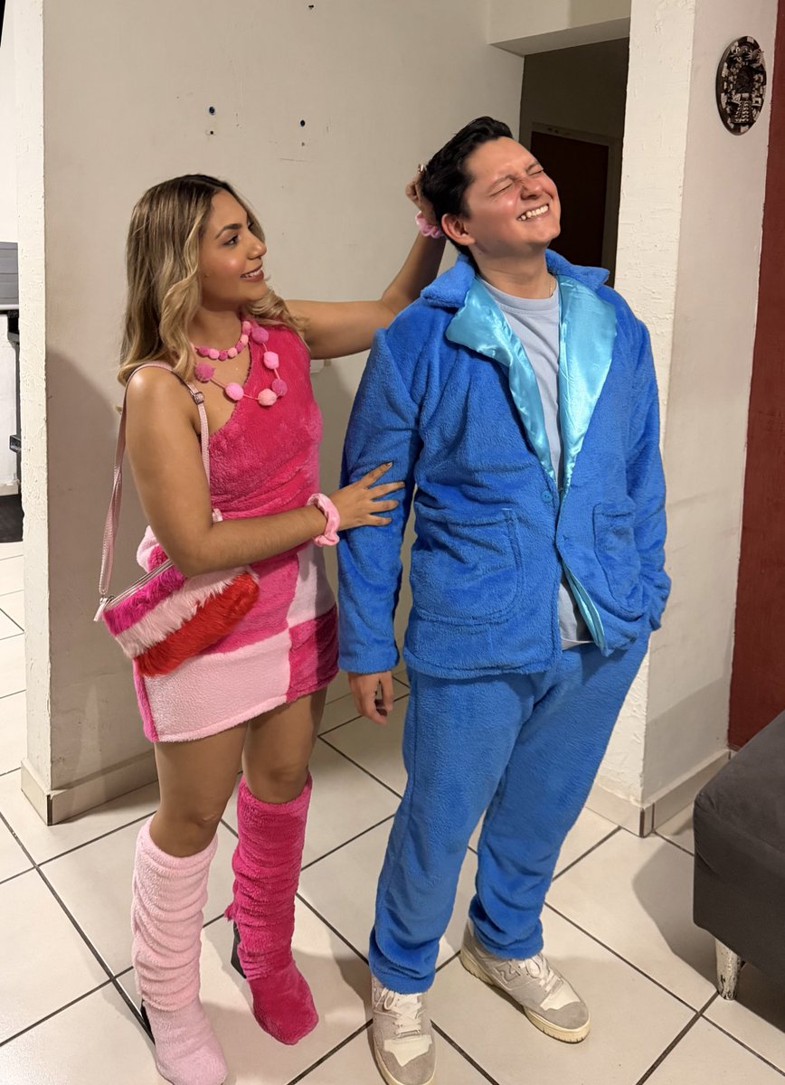 Sigo sin superar nuestros disfraces 😩🩷💙