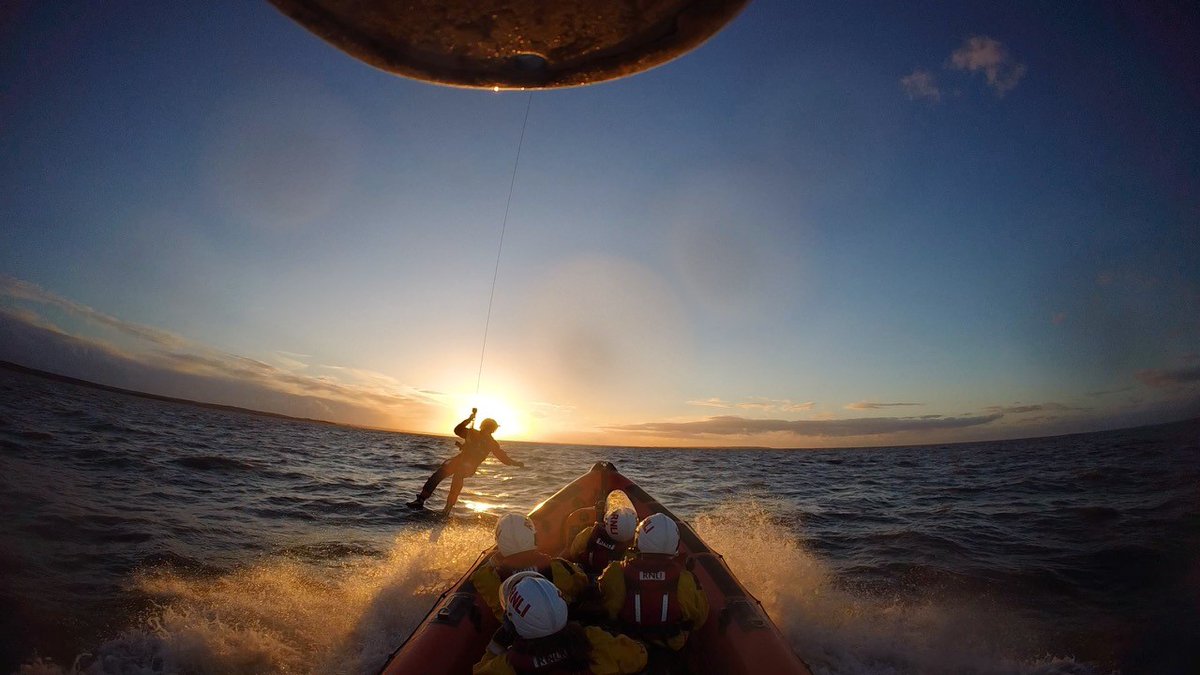 RNLI_Whitstable's tweet photo. Amazing shots taken from the Whitstable lifeboat during a 'helicopter under way' training exercise with HM Coastguard rescue helicopter 363 from Lydd airport that took place last Friday off Herne Bay.
#RNLI #SavingLivesAtSea #FloatToLive #RespectTheWater #whitstablernli https://t.co/1nlhgHXnfs