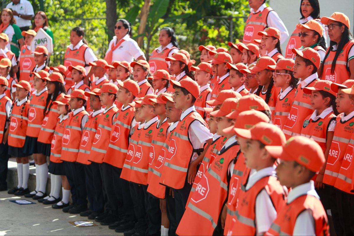 ¡Baruta cuenta con su Zona Escolar Segura! 

Los niños de 8 escuelas municipales y 2 instituciones privadas forman parte de estas patrullas escolares en su primera etapa, que hemos diseñado con la finalidad de brindar un ambiente agradable en cada una de las escuelas. 

Estos