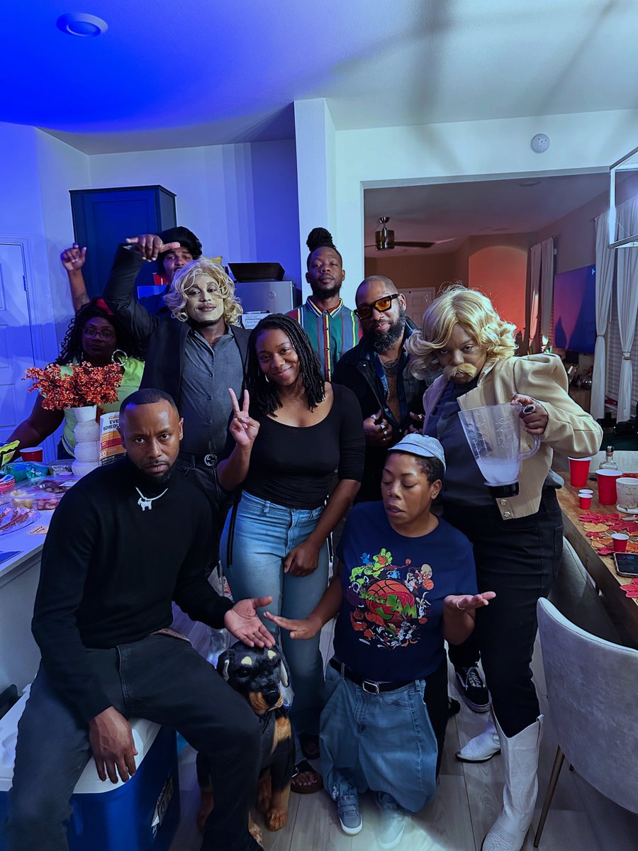 BlakMarigoldPro's tweet photo. We throw the best themed Studio Parties. 

#MartinParty #halloween #HalloweenCostume #BestCostume ##RecordingStudio #Austin https://t.co/G1kqKMqOKf