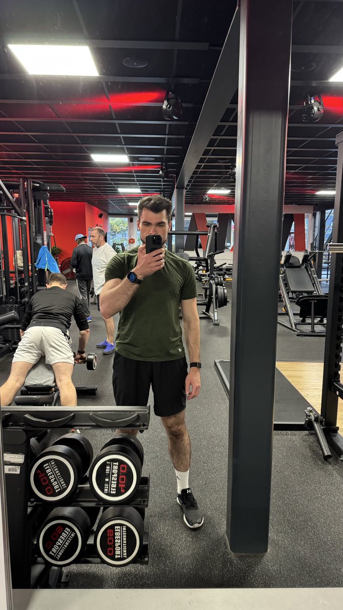 Gym session done for this Monday 💪. Now back to code 🤓