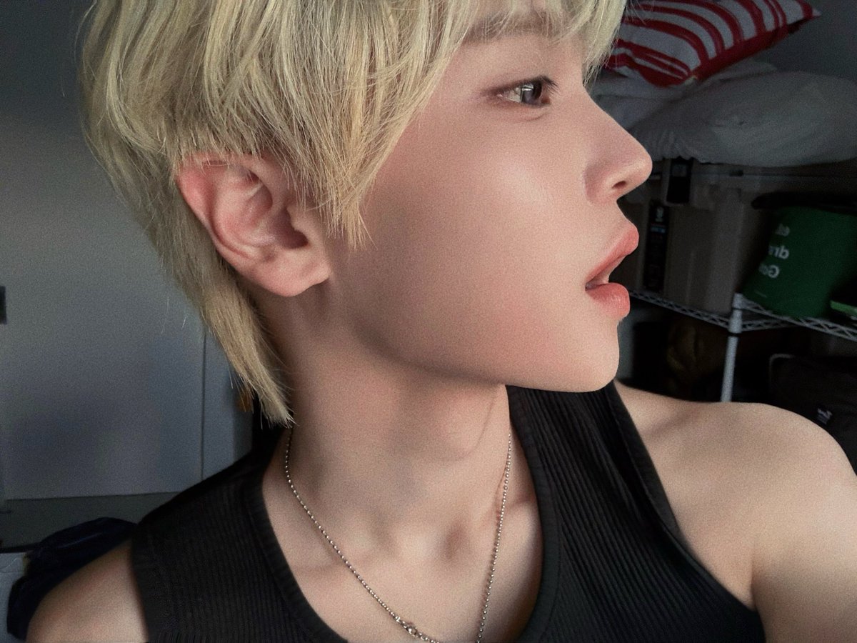 Jhanneum's tweet photo. 느껴라 https://t.co/PS4Xzgtt5G