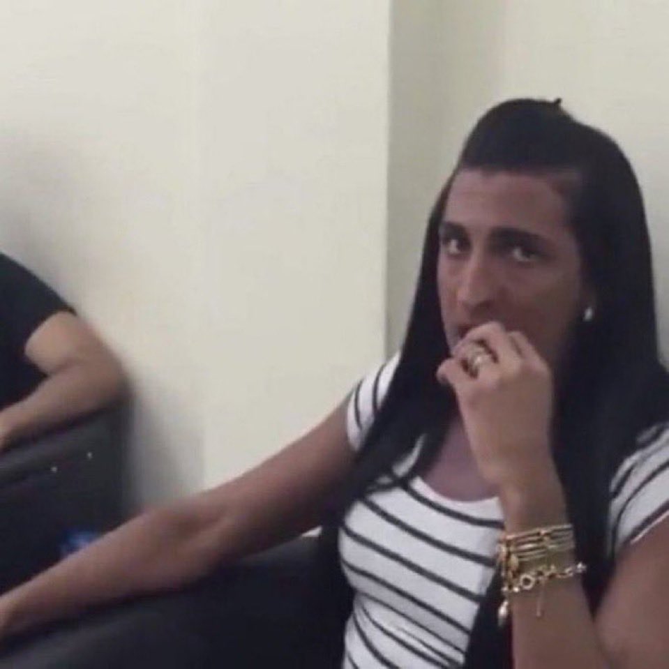 mds acabei de ver um estagiário aqui na empresa que me viu morto de travado na bateu to em pânico