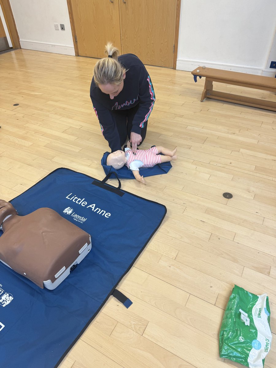 ProntoTraining's tweet image. Congratulations to our school delegates who completed their Emergency First Aid training on Friday with Joanne &amp;amp; Ean. #Cpr #emergencyfirstaid #firstaidschools #prontotraining