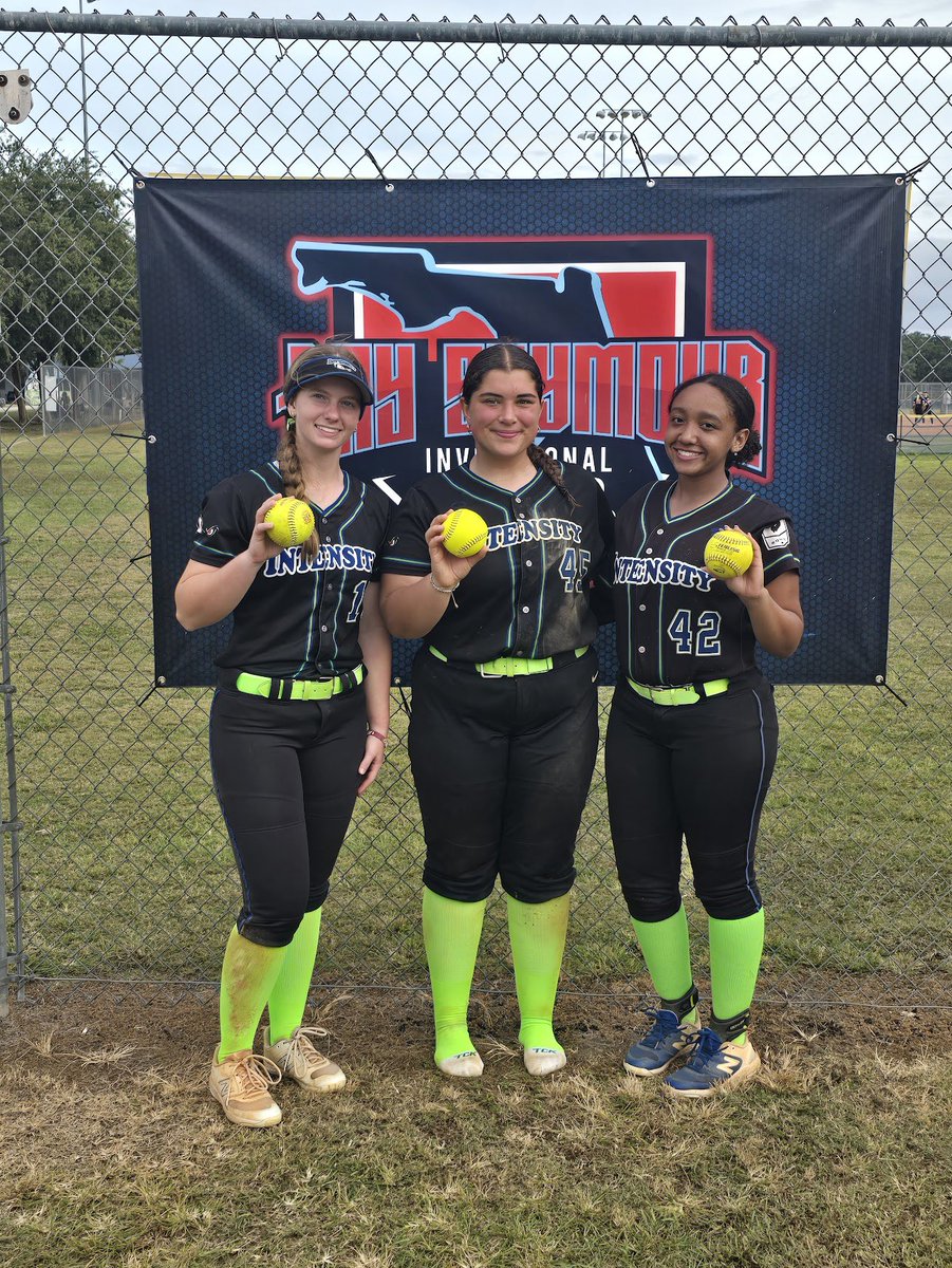 🥎🥎DINGER ALERT🥎🥎
These 3 hit moon shots this weekend <a href="/ray_seymour/">Ray Seymour Invitational</a> Invitational. 
<a href="/danidavis_15/">Danielle Davis</a> <a href="/GabrielaT_42/">Gabriela Thigpen</a> <a href="/SophiaRusso2028/">Sophia Russo</a>