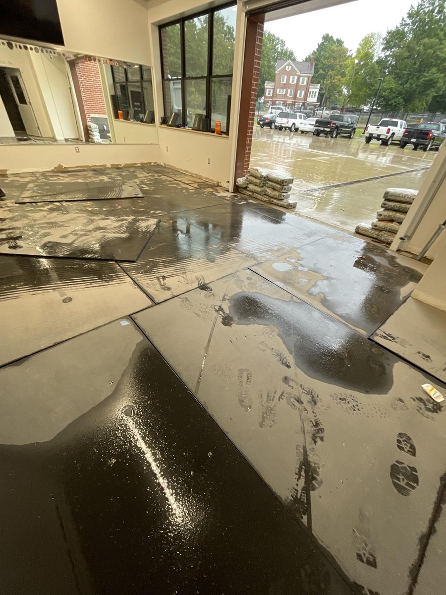 TeamSurfco's tweet photo. Quick response makes all the difference.
Our team extracted standing water and set air movers and dehumidifiers to get this property on the fast track to dry. Every minute counts when it comes to minimizing damage and preventing mold growth, and that’s where experience matters. https://t.co/NrMBYOf5XX