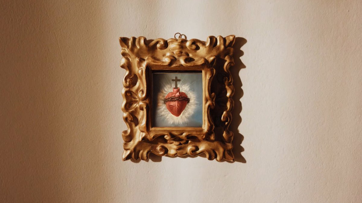 SeriesBrasil's tweet image. ENTREGOU! ROSALÍA convoca orquestra LUXuosa para o clipe de BERGHAIN, lead-single do seu novo álbum.