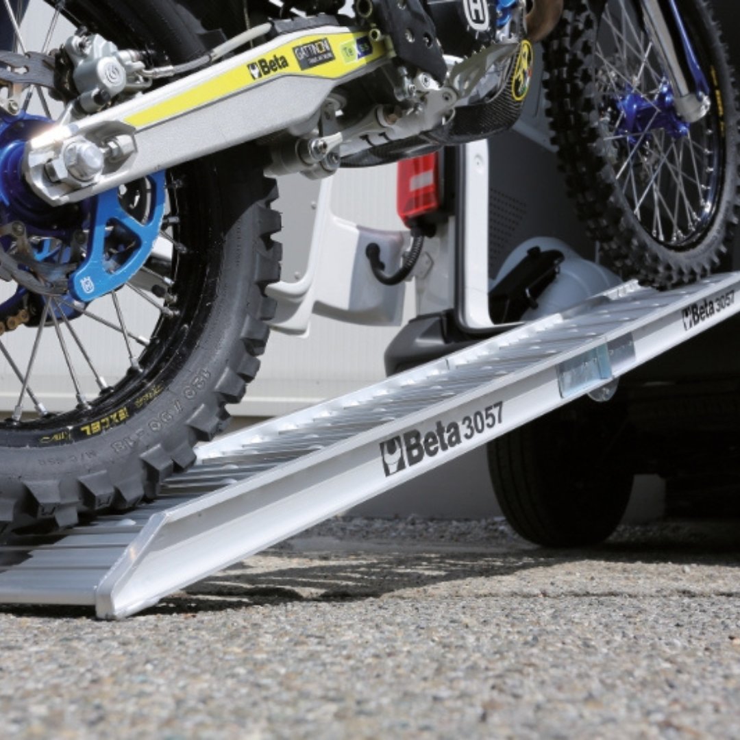 BetaToolsUK's tweet image. Load up and roll out. 💪🏍️ 

The Beta 3057 Aluminium Ramp makes getting your bike on the trailer smooth, solid, and effortless.

Where will your next adventure take you? 🤔

#Beta #BetaTools #motorcycle #motorcycleramp #motorbike