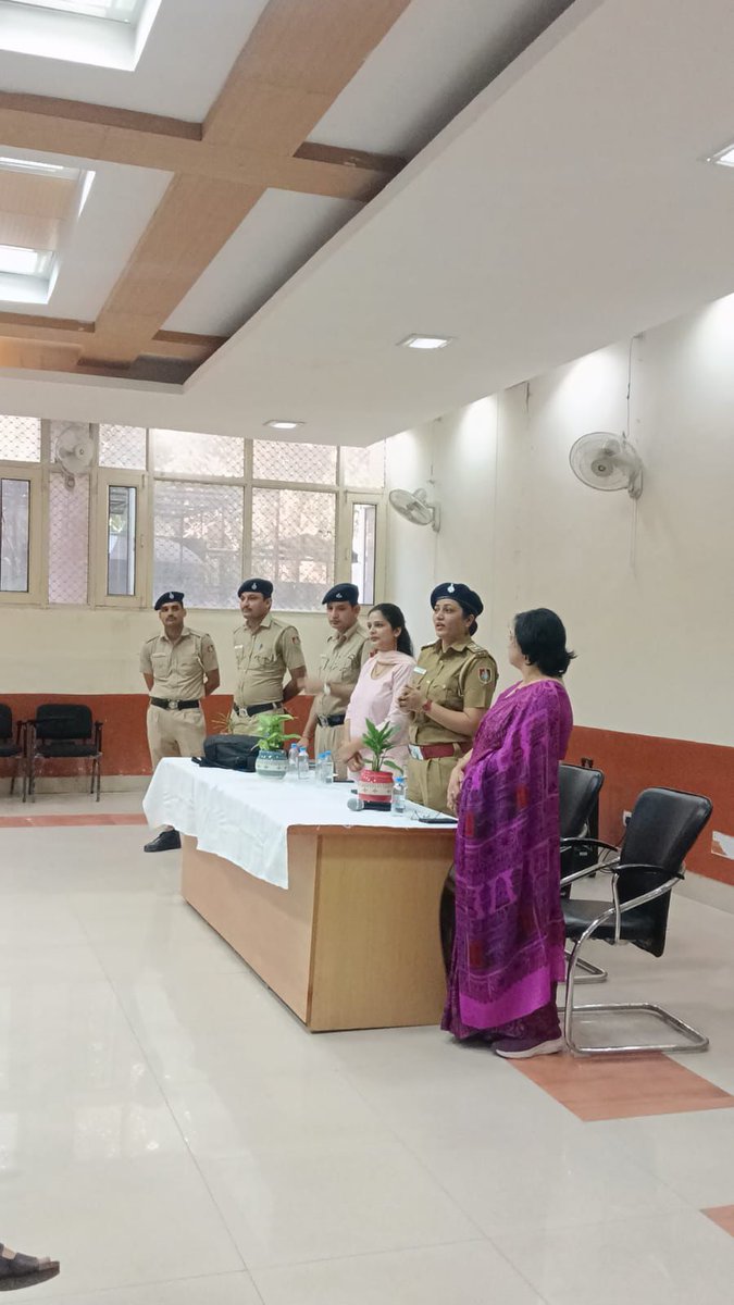 ChdCyberCell's tweet image. A Cyber Awareness Session was conducted today at PU Social Science Research and Education, Sec-14, Chandigarh, around 100–150 scholars and faculty members were informed about the latest trends in cybercrime and preventive measures to stay safe from such frauds.
@SagarHoodaIPS