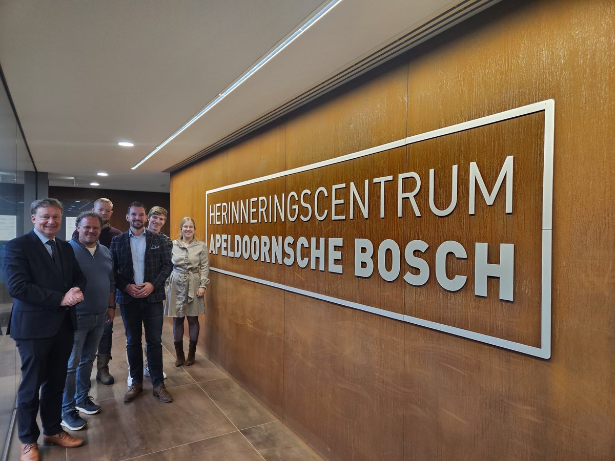 Indrukwekkend én beklemmend bezoek afgelegd aan herinneringscentrum ‘Apeldoornsche Bosch’ waar tijdens WOII bijna 1500 Joodse patiënten zijn weggevoerd en vermoord. Van groot belang om de herinnering levend te houden. Educatie is onmisbaar.