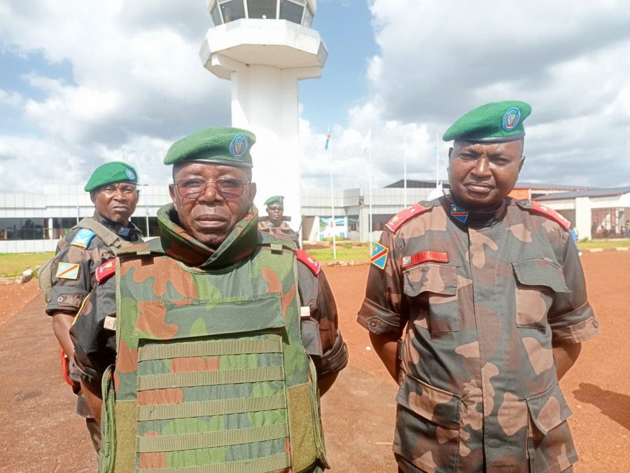 laclochrdc's tweet photo. 🔴 #RDC | Haut-Uélé : Le cantonnement des éleveurs #Mbororo par les #FARDC est crucial pour la stabilité. Le général David Mushimba appelle à une coordination militaire-autorités provinciales pour gérer les enjeux sécuritaires et humanitaires. @DuUele @JulesAtuba https://t.co/xi4xKHQu73