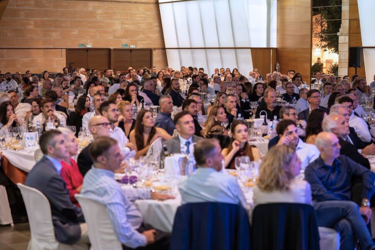Asistimos a la 13ª Gala de @ASINEM2012, un encuentro que reunió a más de 600 empresas instaladoras en el Molí des Comte. 👥

Desde el Colegio valoramos la estrecha relación y la buena sintonía que siempre ha habido con ASINEM.

#CogitiBalears #ASINEM #Industria #Baleares