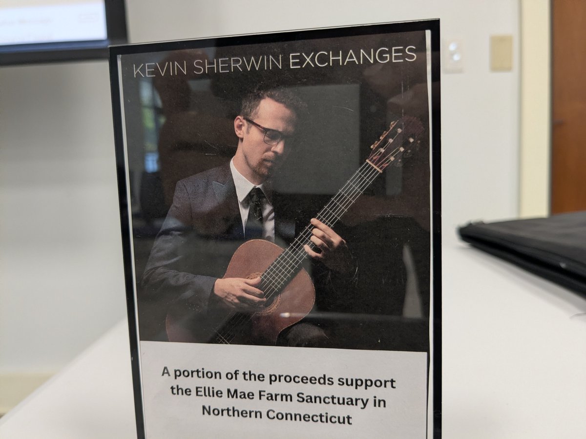 kevinsherwin15's tweet image. Post-concert joy in Highland, New York! 🎶📸 Such a beautiful, artsy town right on the Hudson. #guitar #composer #concert