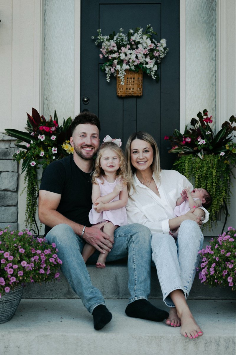 Slacked's tweet image. How it started vs How it’s going