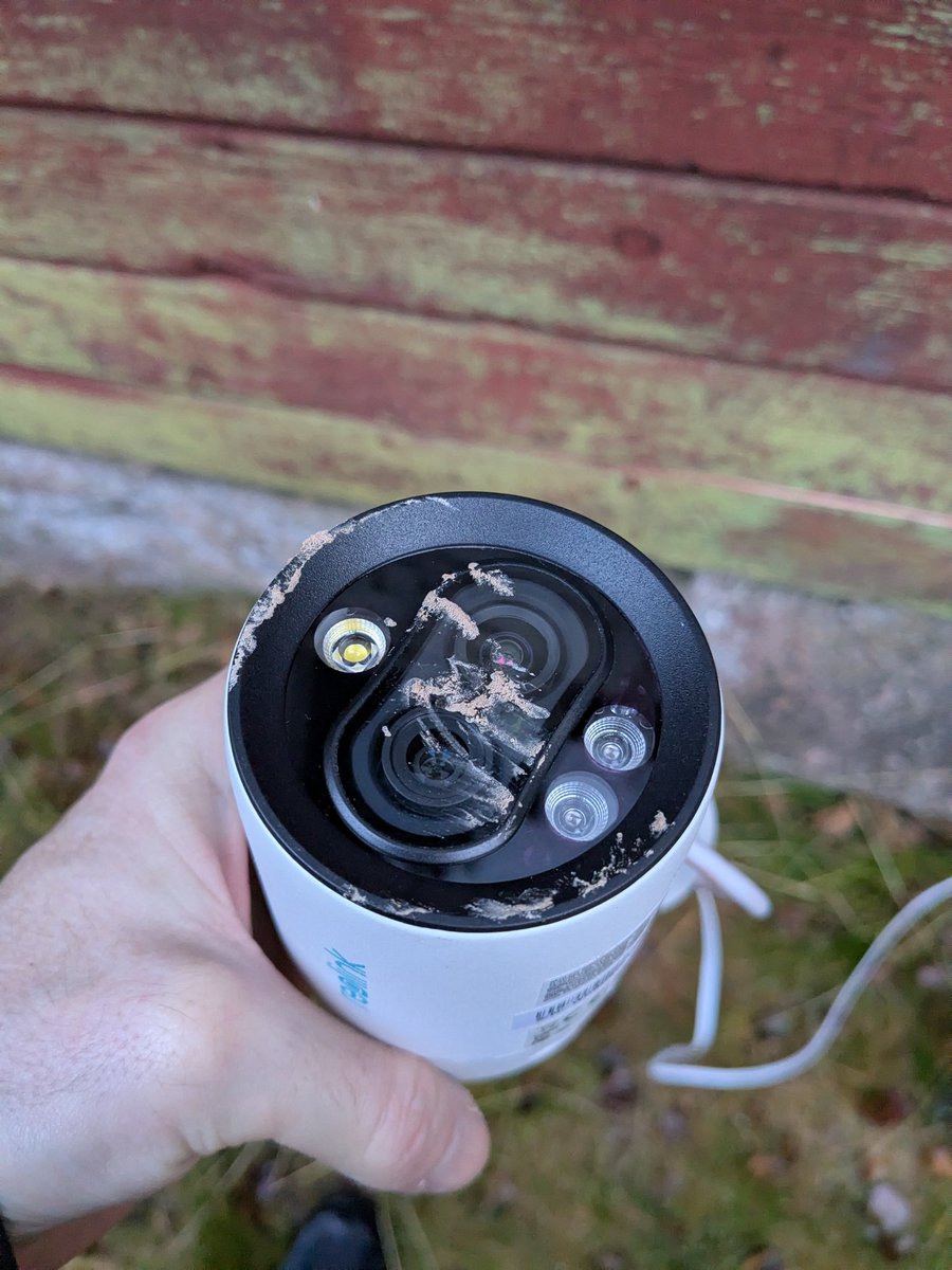 kapejod's tweet photo. After removing yesterday's badger saliva the camera has been repositioned. Now we wait.... https://t.co/lgGvrv0ead