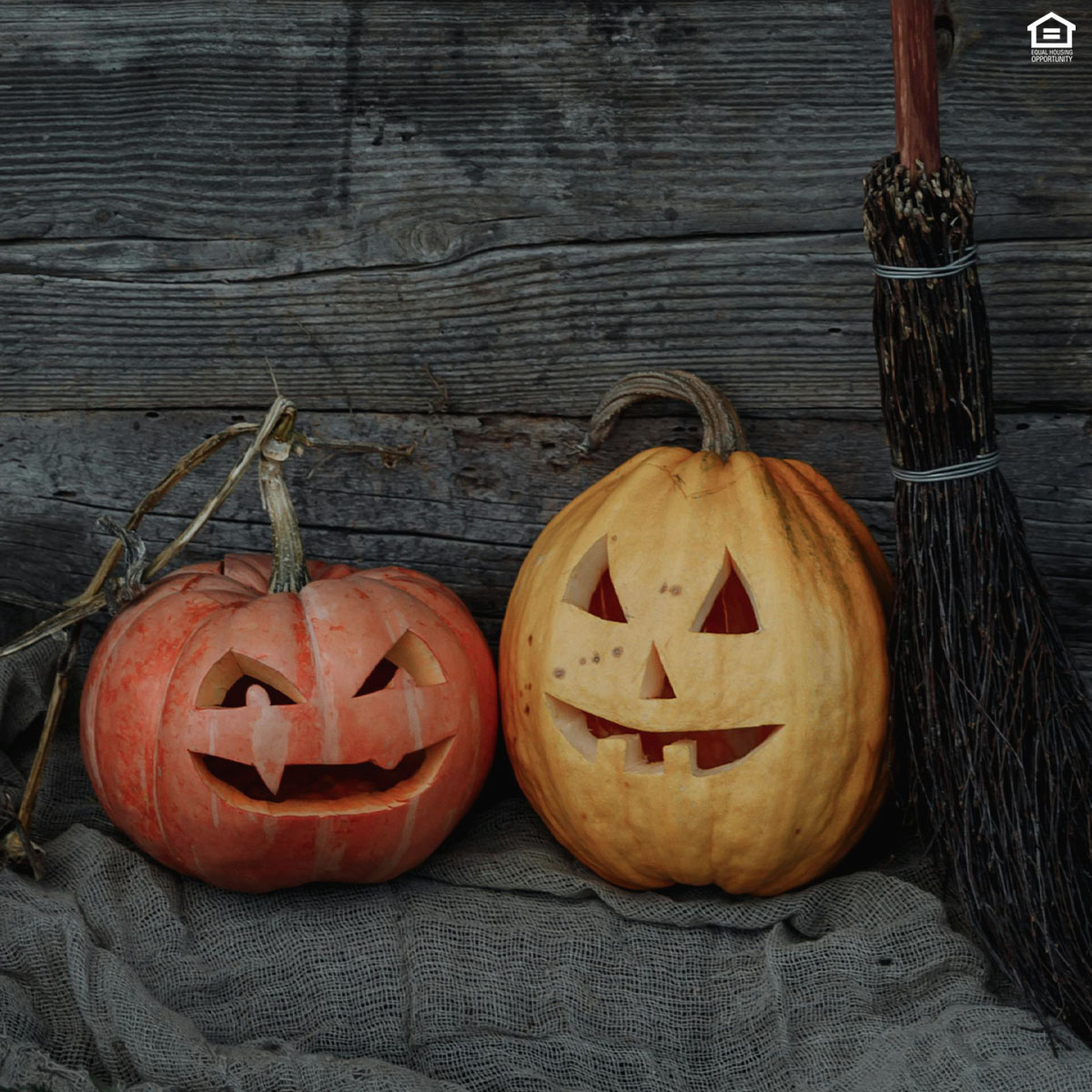 PointOWoodsofMS's tweet image. Time to get carving! 🎃✨ Residents, carve your pumpkins and decorate your apartment for a spooktacular Halloween night! 🧙‍♀️