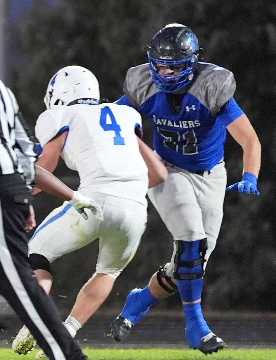 1st Round of Playoffs film 
hudl.com/v/2T5Mzy
6’6 270 
C/O 27
LT
#2 team in the state 
9-0 
<a href="/11_Hagen/">Austin Hagen</a> <a href="/STMCavsFB/">St. Thomas More Football</a> <a href="/coach_hadac/">Coach Isaac</a> <a href="/5StarFBRecruits/">5 Star Football Recruiting</a>