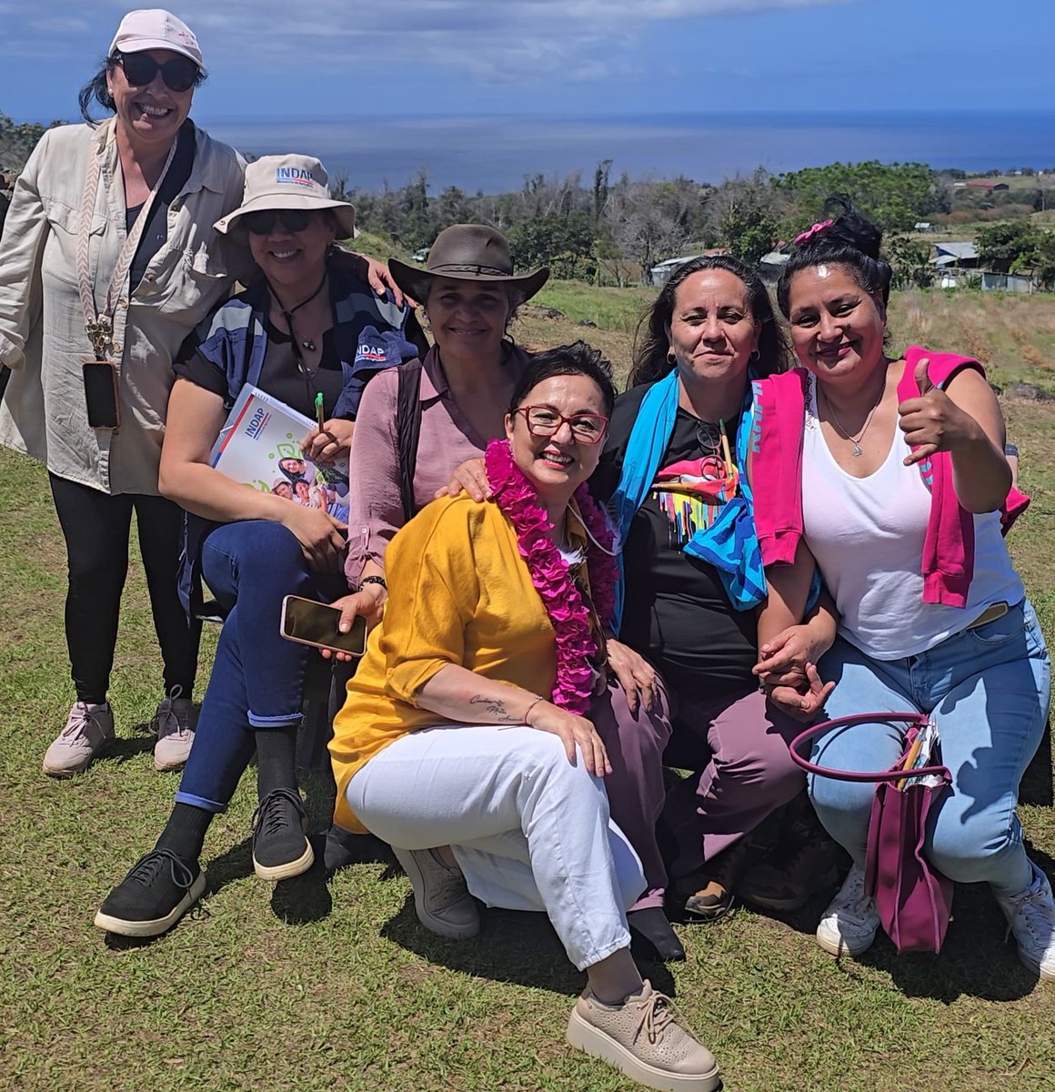 🇨🇱 ¡Presidenta del Frente Parlamentario contra el Hambre de Chile <a href="/carolamarzan/">Carolina Marzán Diputada</a> se reunió con agricultores de #RapaNui 🗿por un desarrollo sostenible!🌱
La sabiduría y prácticas indígenas de #IslaDePascua son hoy un ejemplo mundial en #SeguridadAlimentaria #AgriculturaSostenible