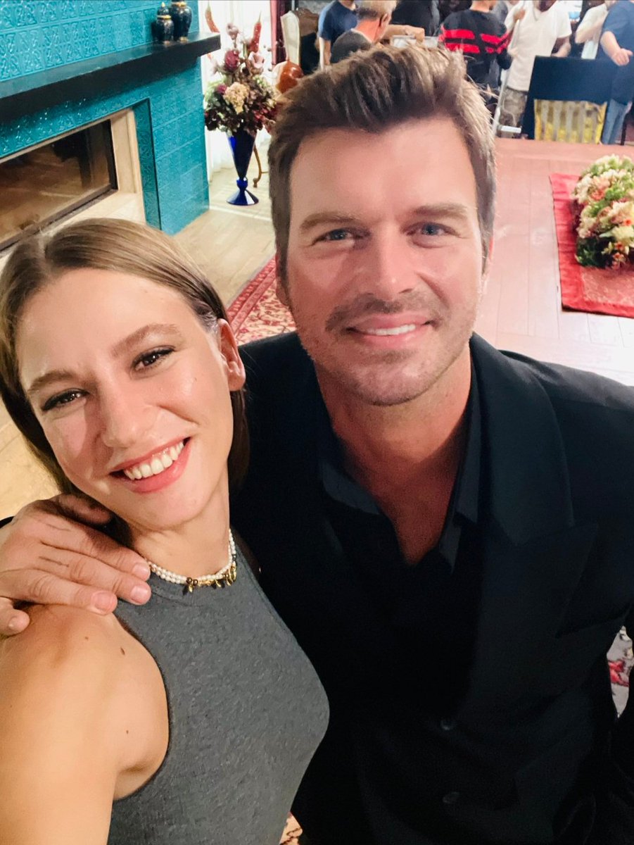 ¡Muy feliz cumpleaños a Kivanç Tatlituğ! 🥳🥳💐💐. Actor que admiro mucho y que ha formado excelente pareja con mis chicas, Tuba y Serenay 🥰.
#KivançTatlituğ