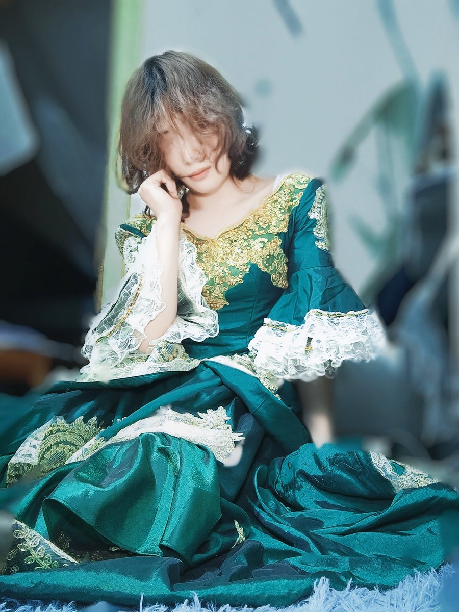 jingjun19990118's tweet photo. Take a photo of yourself【Fallen Queen】II
给自己拍写真【落魄皇后】2 https://t.co/WNAFPAiG9v